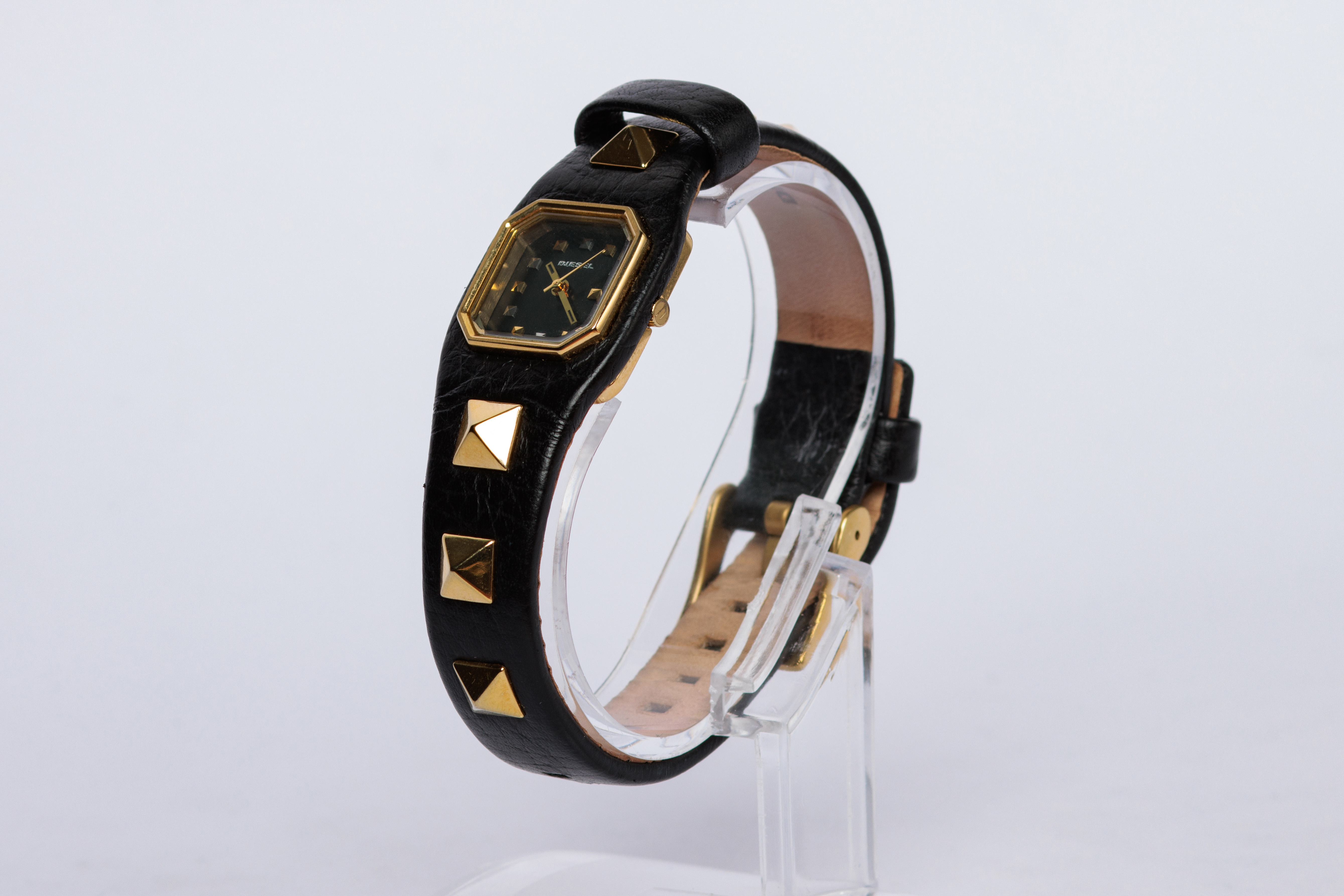 22. RELOJ